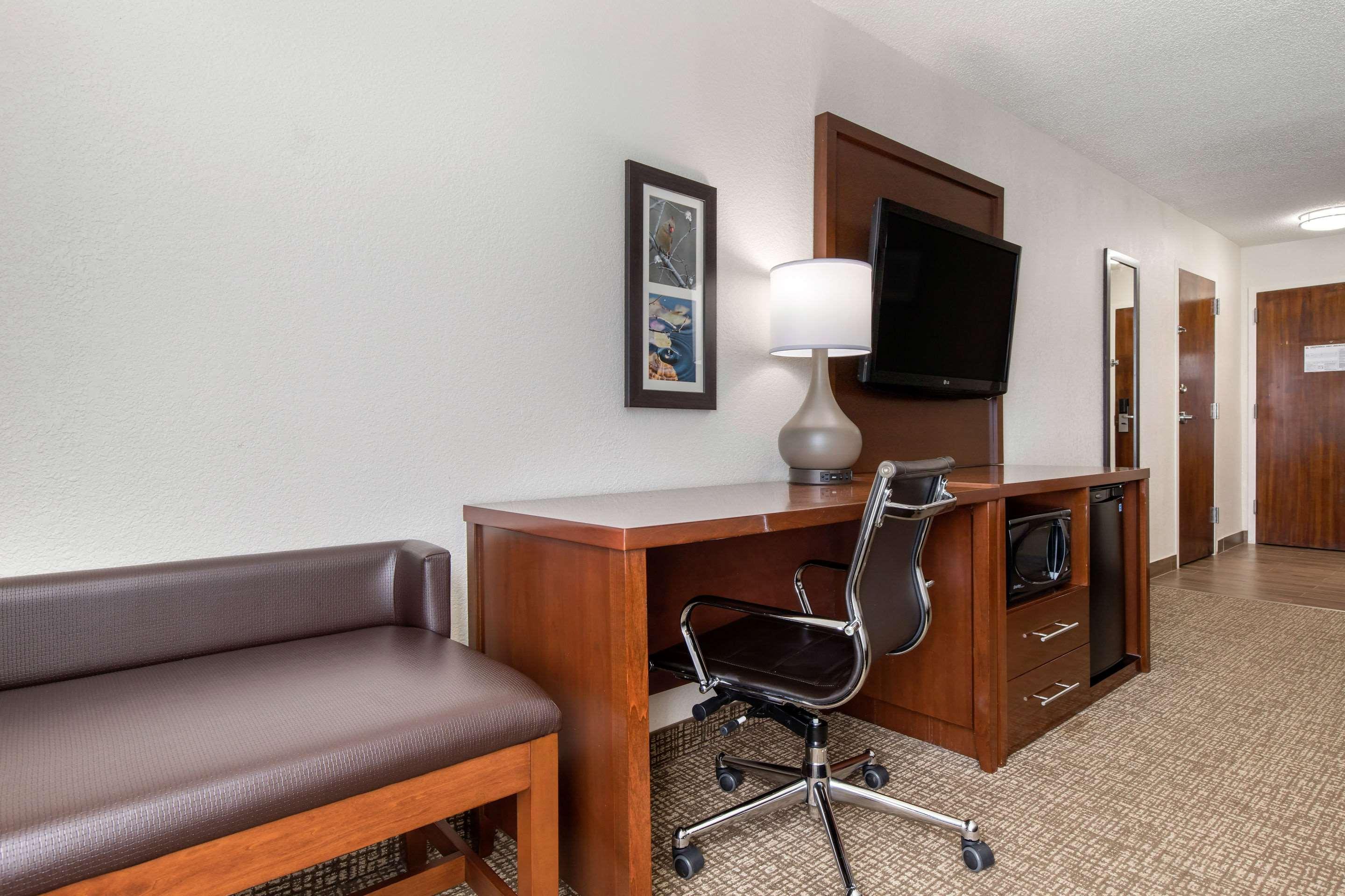 Comfort Inn Shelby Bagian luar foto
